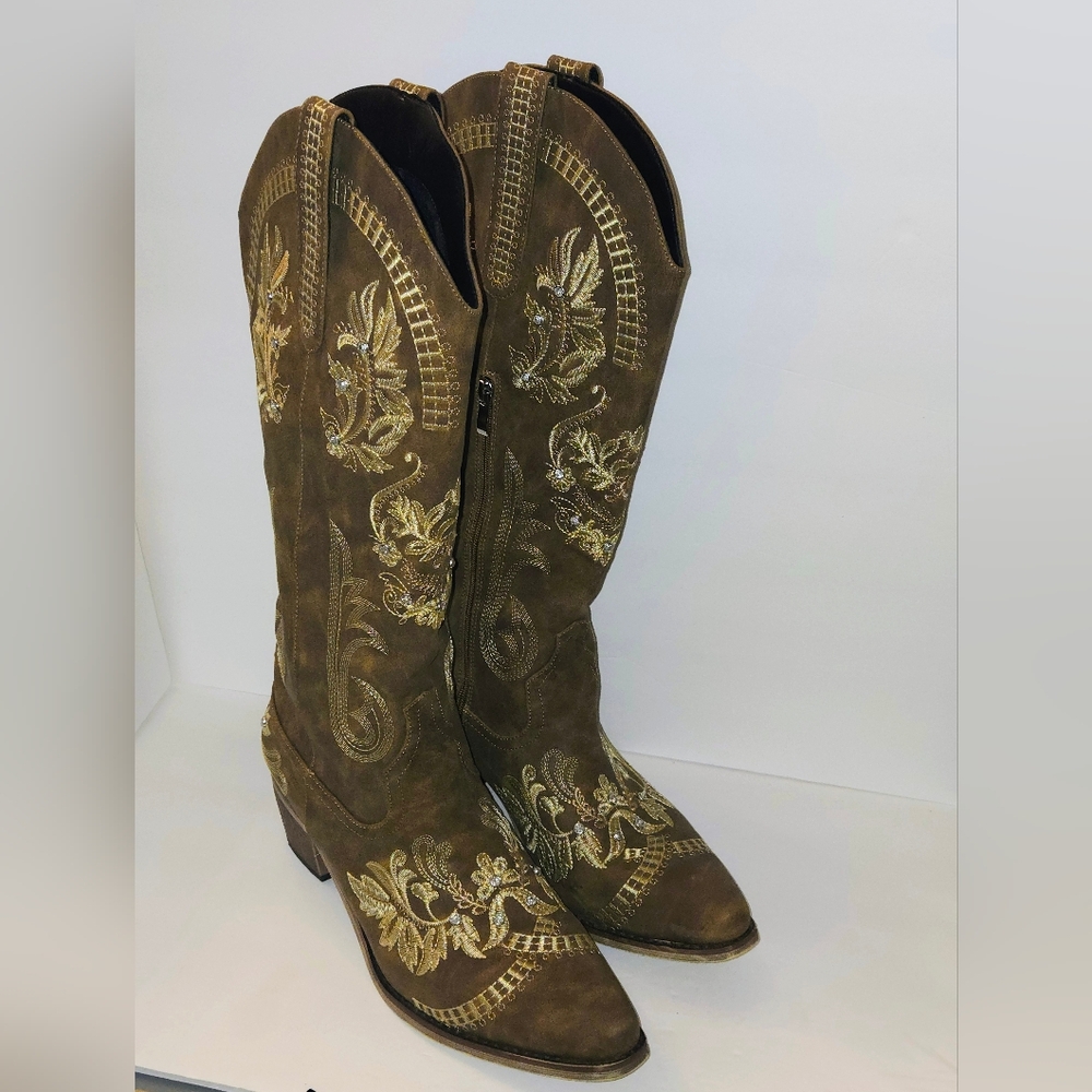Women's sz 12 Brown Embroidered Western Boots with Rhinestones - Picture 2 of 13